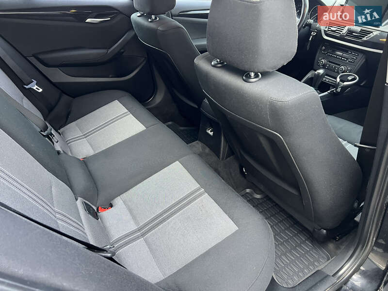 Внедорожник / Кроссовер BMW X1 2011 в Хмельницком