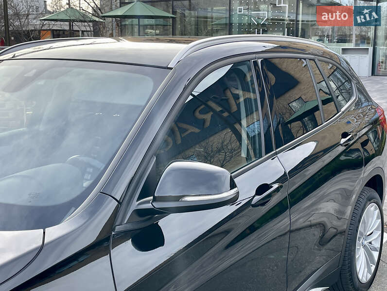 Внедорожник / Кроссовер BMW X1 2017 в Киеве