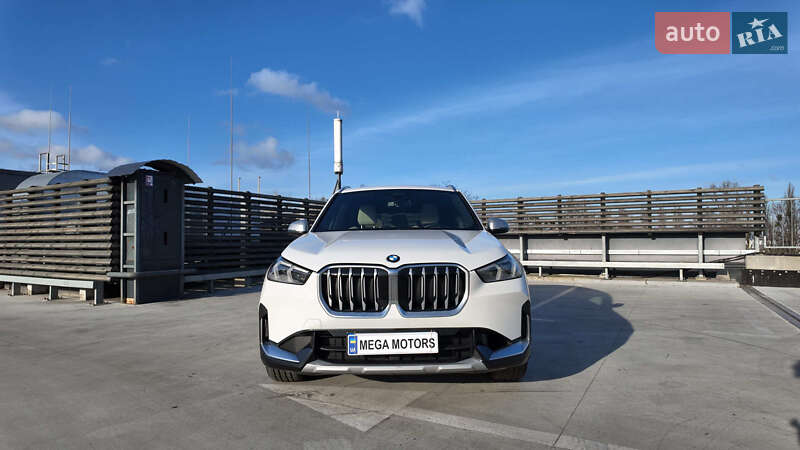 Внедорожник / Кроссовер BMW X1 2023 в Киеве