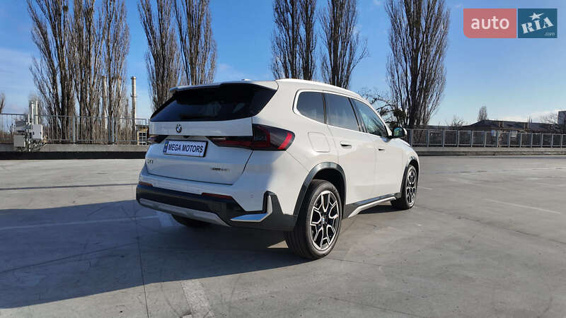 Внедорожник / Кроссовер BMW X1 2023 в Киеве