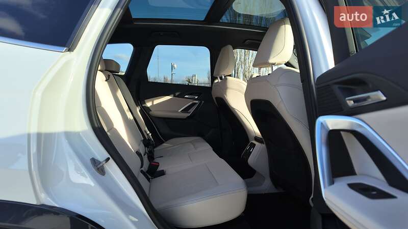 Внедорожник / Кроссовер BMW X1 2023 в Киеве