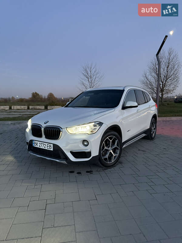 Внедорожник / Кроссовер BMW X1 2017 в Здолбунове