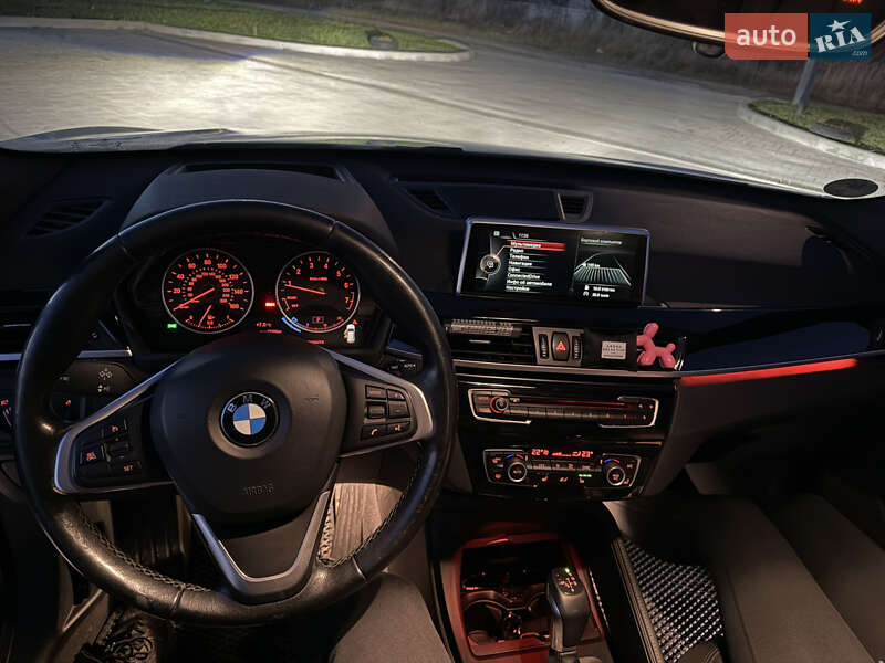 Внедорожник / Кроссовер BMW X1 2017 в Здолбунове