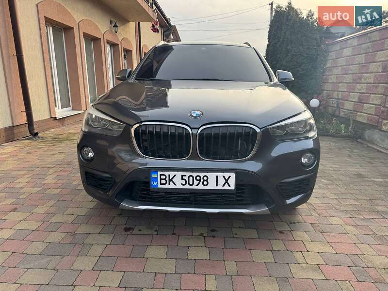 Внедорожник / Кроссовер BMW X1 2018 в Ровно