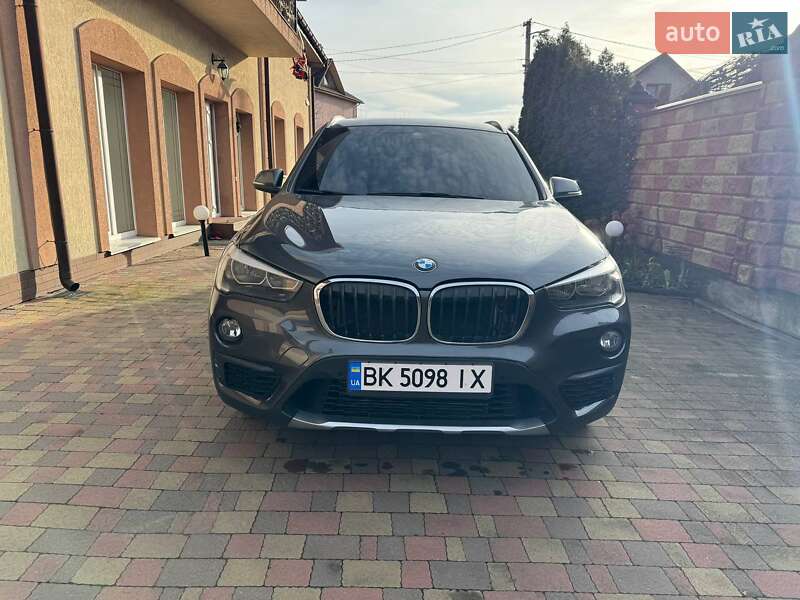 Внедорожник / Кроссовер BMW X1 2018 в Ровно