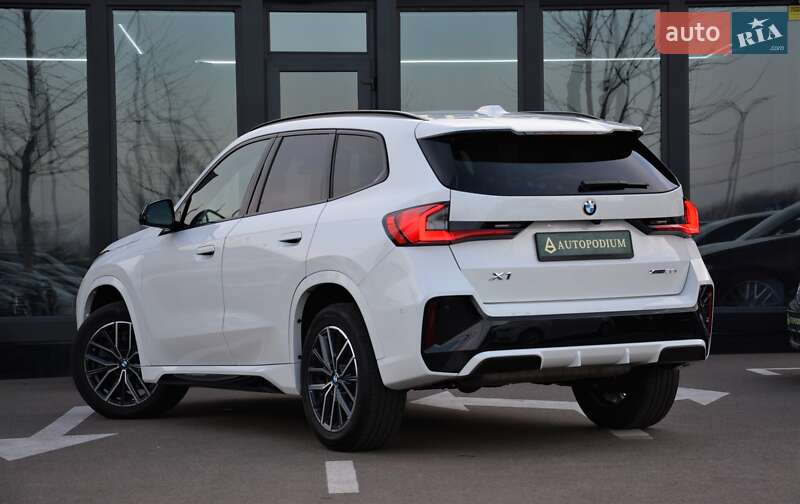 Внедорожник / Кроссовер BMW X1 2023 в Киеве