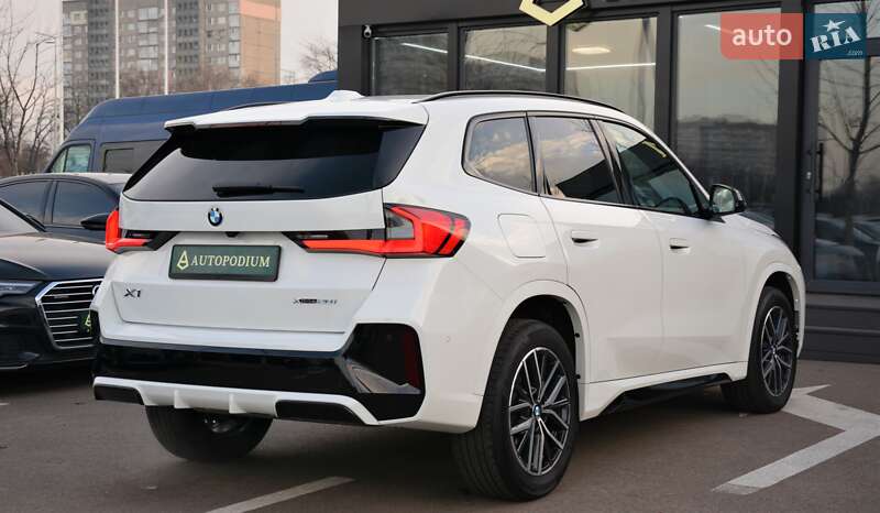 Внедорожник / Кроссовер BMW X1 2023 в Киеве