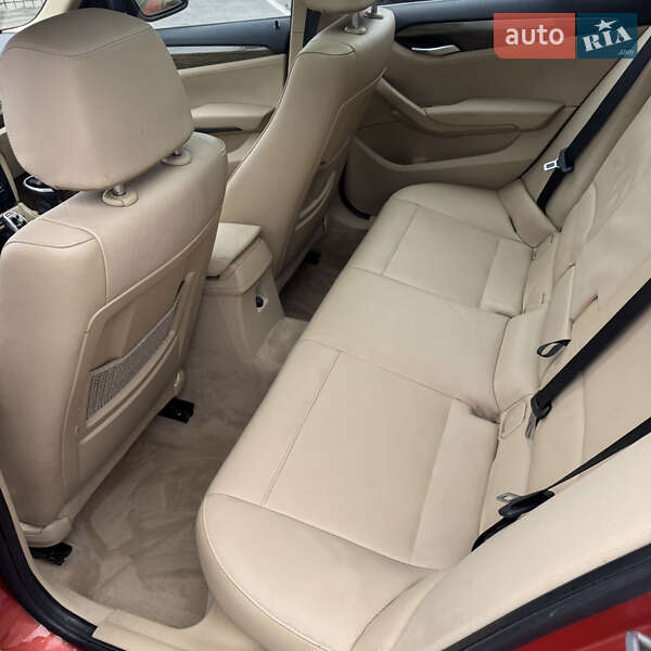 Внедорожник / Кроссовер BMW X1 2013 в Киеве