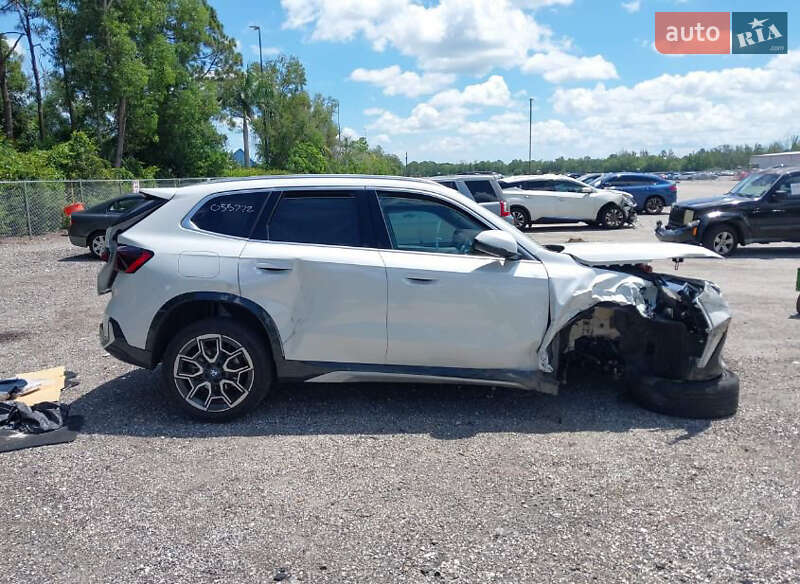 Внедорожник / Кроссовер BMW X1 2024 в Житомире