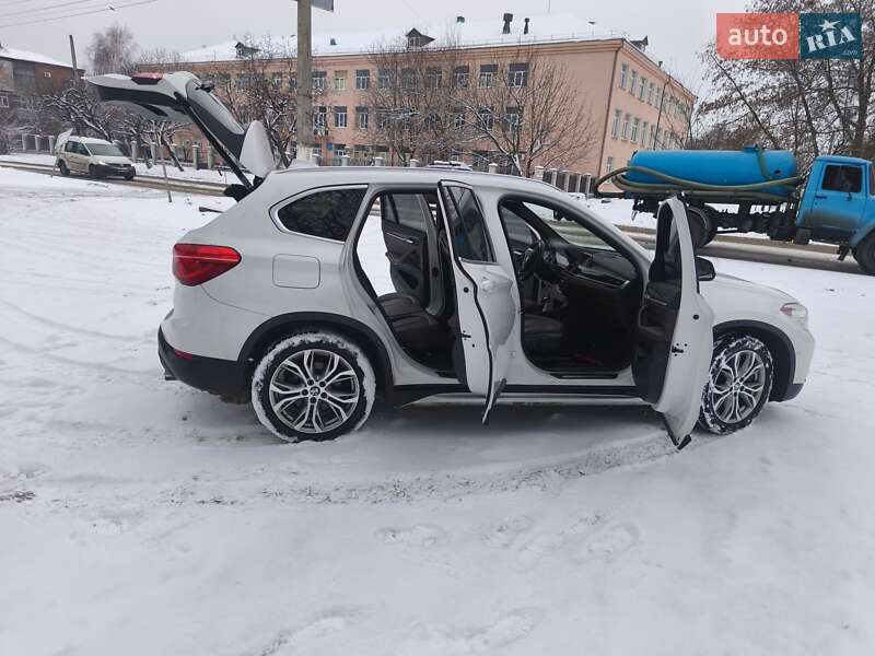 Позашляховик / Кросовер BMW X1 2017 в Дніпрі
