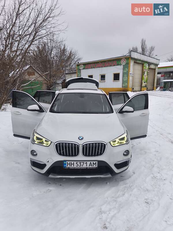 Позашляховик / Кросовер BMW X1 2017 в Дніпрі