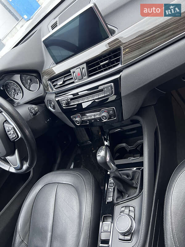 Внедорожник / Кроссовер BMW X1 2015 в Львове