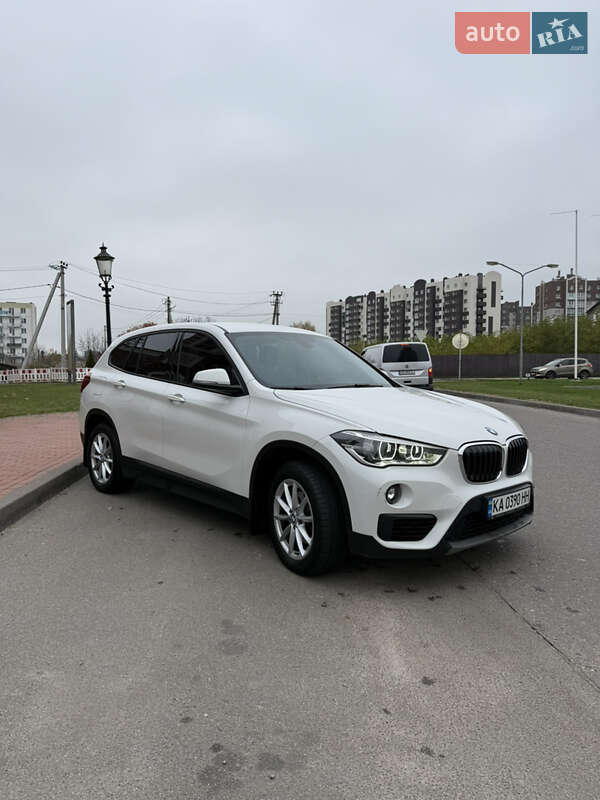 Внедорожник / Кроссовер BMW X1 2017 в Киеве