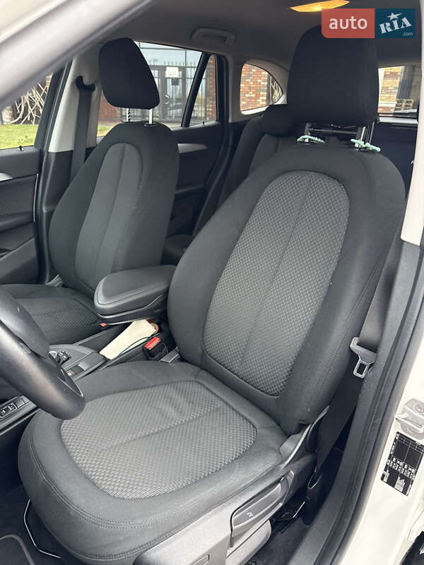 Внедорожник / Кроссовер BMW X1 2017 в Киеве