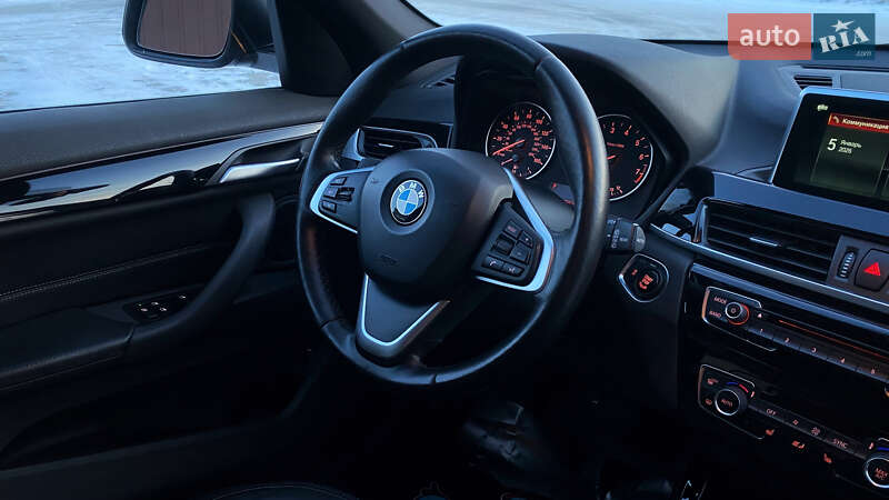 Внедорожник / Кроссовер BMW X1 2016 в Луцке