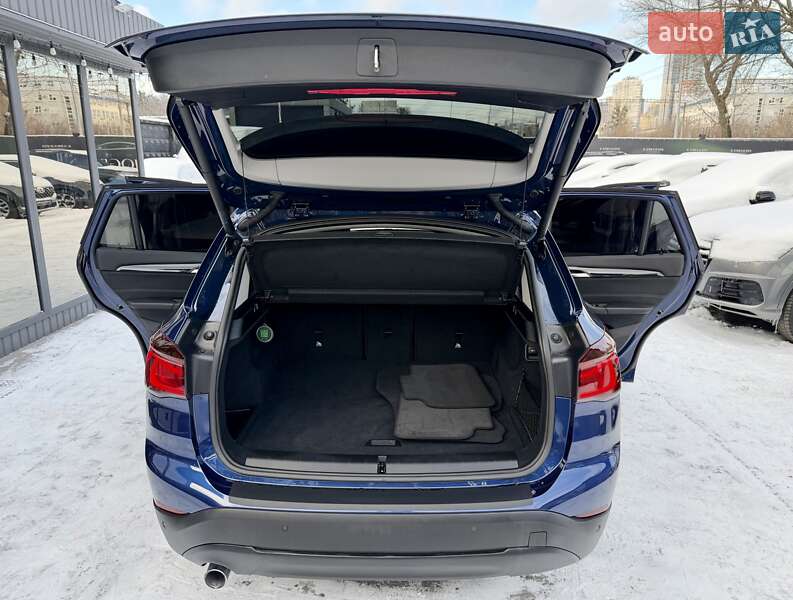 Внедорожник / Кроссовер BMW X1 2017 в Киеве