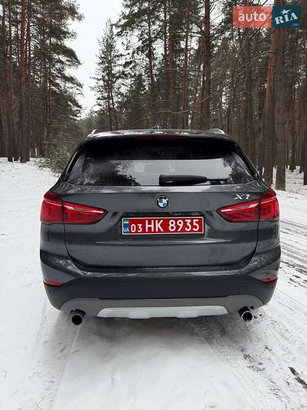 Внедорожник / Кроссовер BMW X1 2016 в Ахтырке