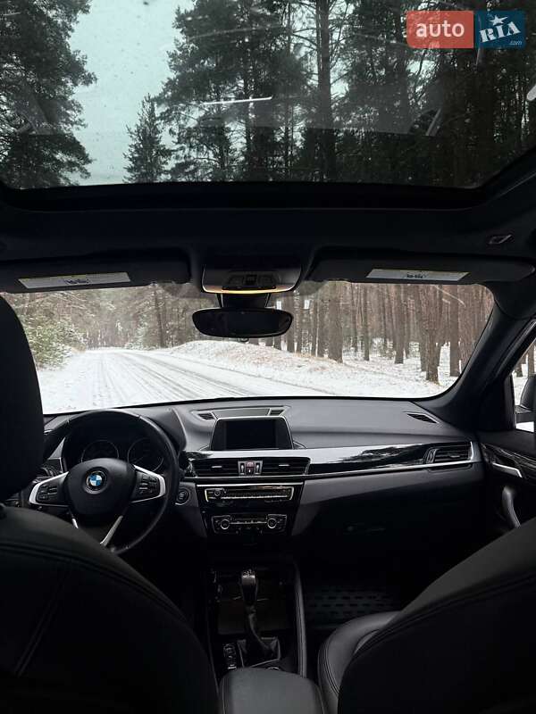 Внедорожник / Кроссовер BMW X1 2016 в Ахтырке