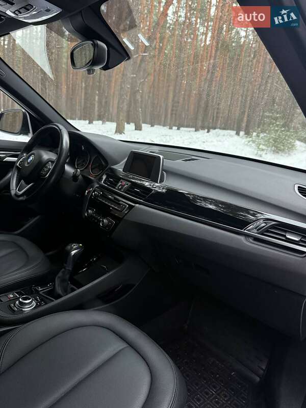 Внедорожник / Кроссовер BMW X1 2016 в Ахтырке