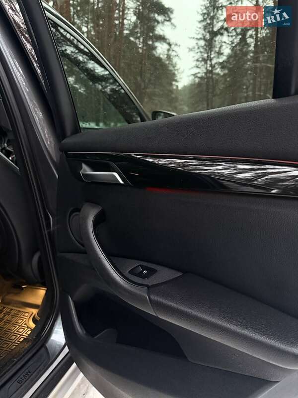 Внедорожник / Кроссовер BMW X1 2016 в Ахтырке