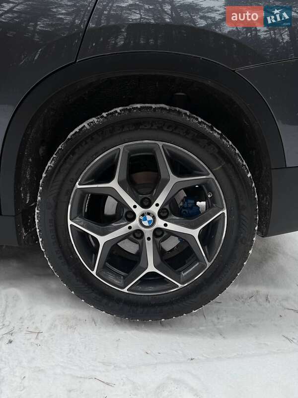 Внедорожник / Кроссовер BMW X1 2016 в Ахтырке