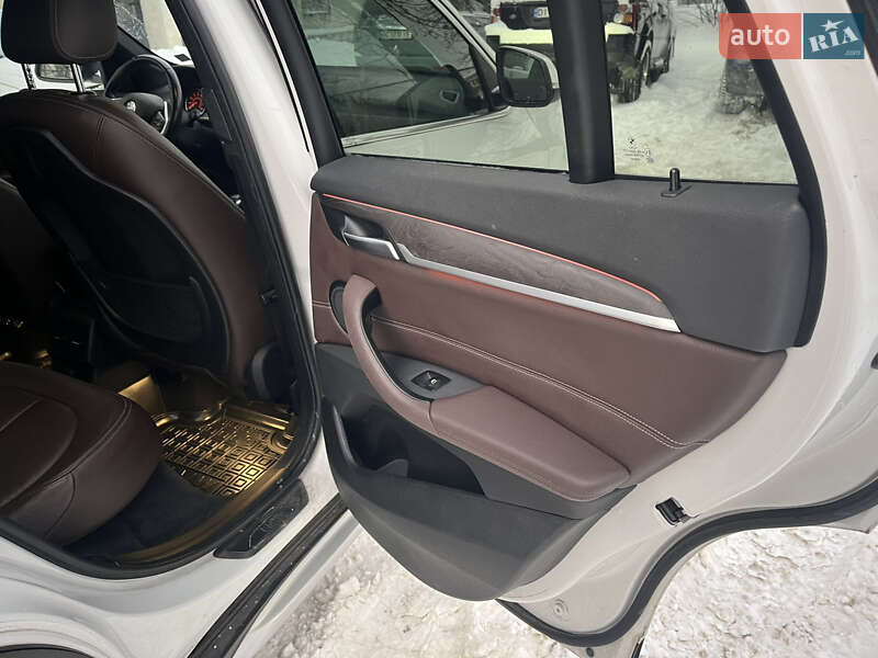 Внедорожник / Кроссовер BMW X1 2016 в Львове