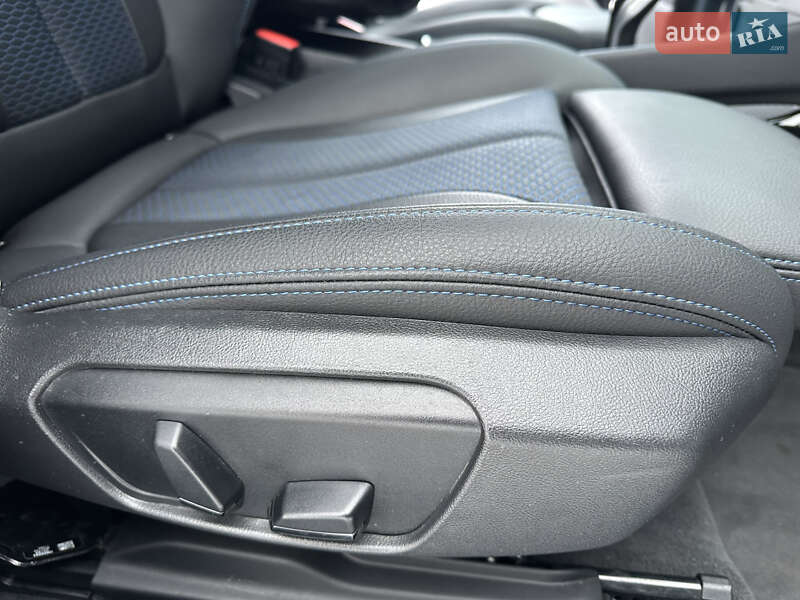 Внедорожник / Кроссовер BMW X1 2022 в Киеве