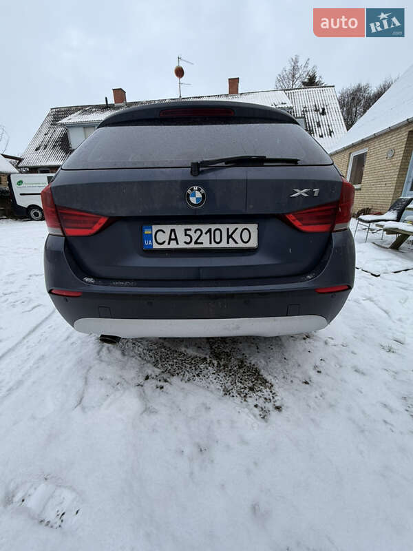 Внедорожник / Кроссовер BMW X1 2011 в Звенигородке