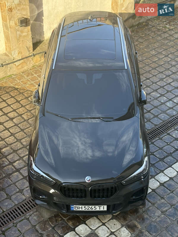 Внедорожник / Кроссовер BMW X1 2017 в Одессе