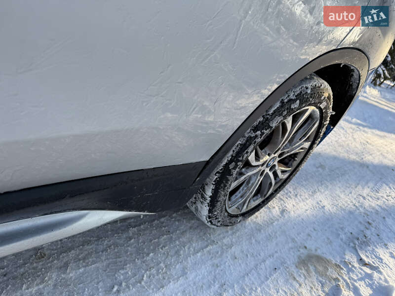 Внедорожник / Кроссовер BMW X1 2016 в Тернополе