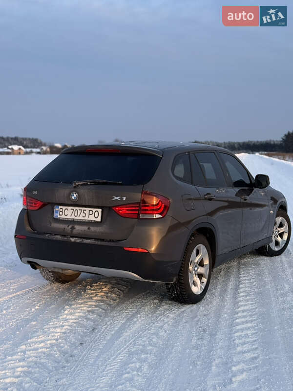 Внедорожник / Кроссовер BMW X1 2011 в Львове