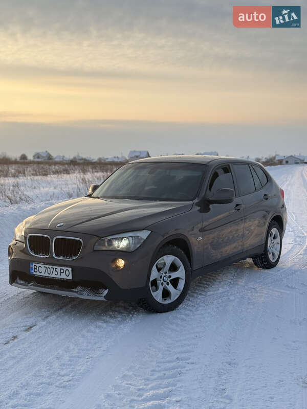 Внедорожник / Кроссовер BMW X1 2011 в Львове