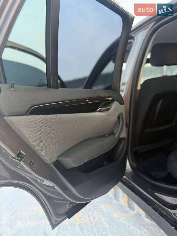 Внедорожник / Кроссовер BMW X1 2011 в Львове