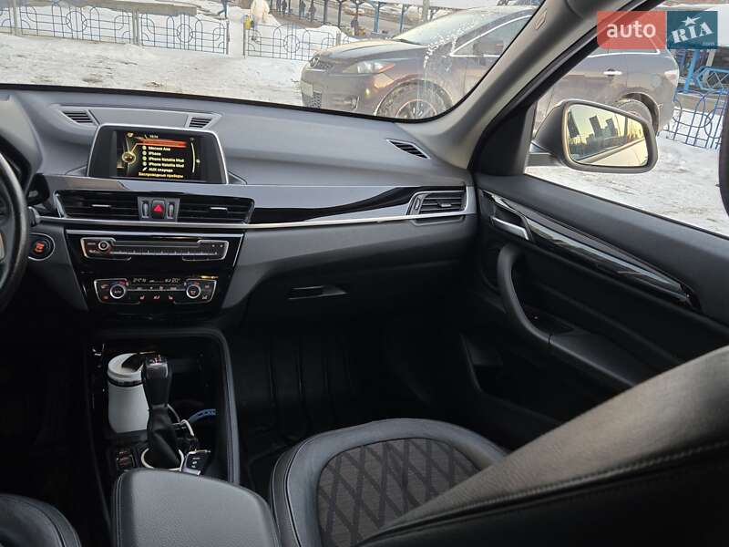 Внедорожник / Кроссовер BMW X1 2016 в Киеве