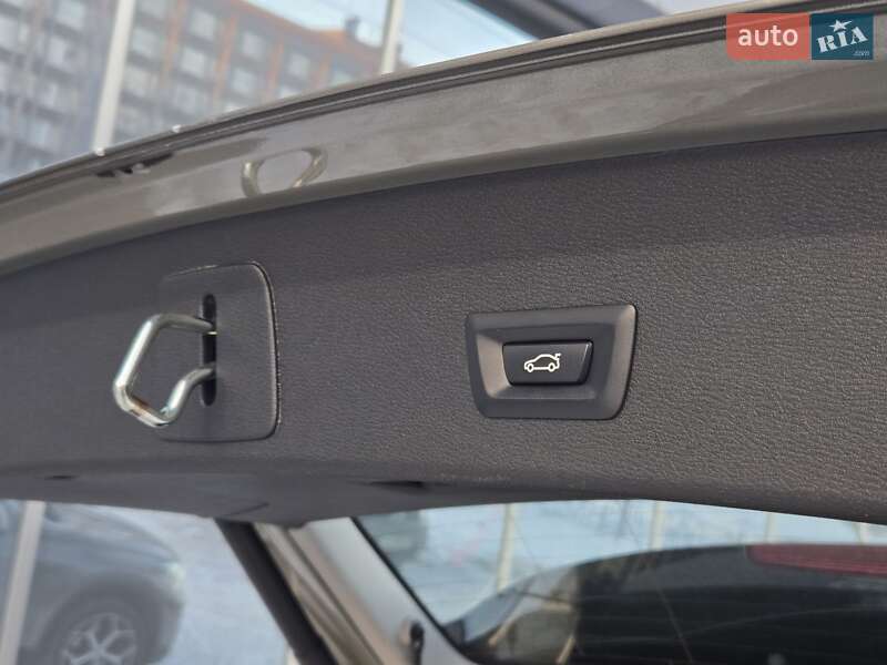 Внедорожник / Кроссовер BMW X1 2016 в Киеве