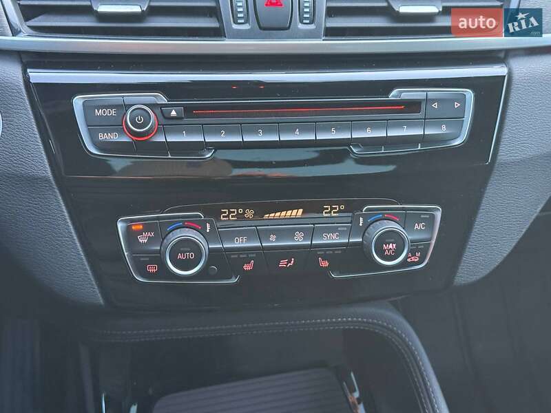 Внедорожник / Кроссовер BMW X1 2016 в Хмельницком