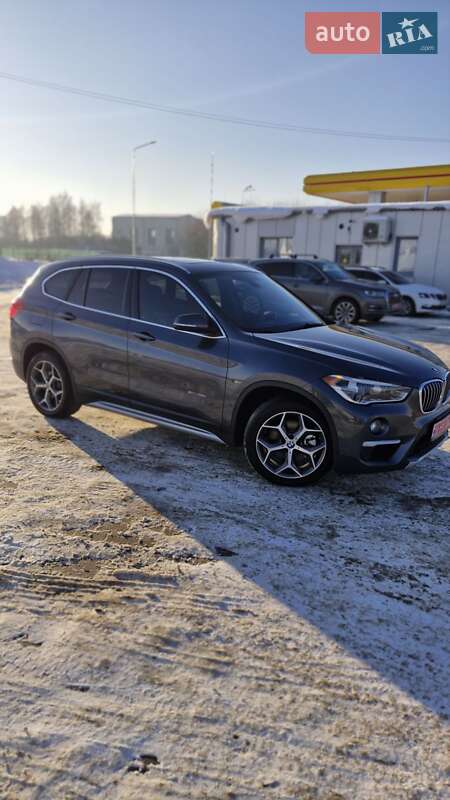 Внедорожник / Кроссовер BMW X1 2017 в Луцке