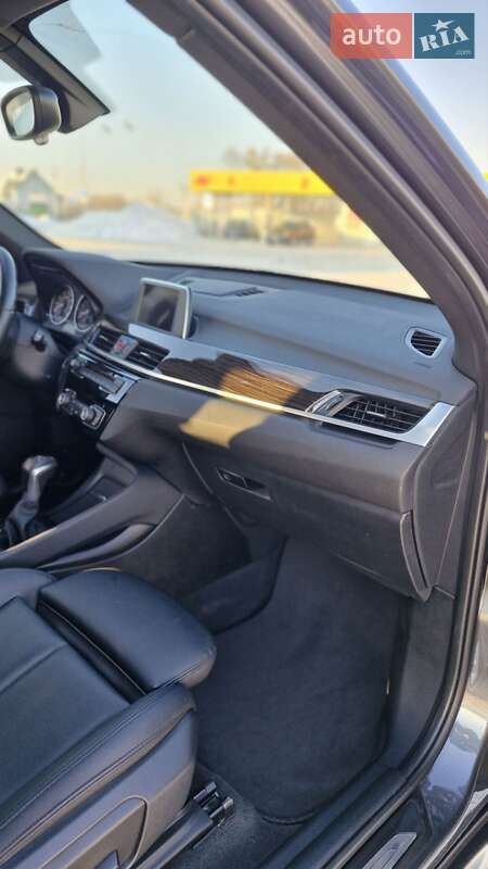 Внедорожник / Кроссовер BMW X1 2017 в Луцке