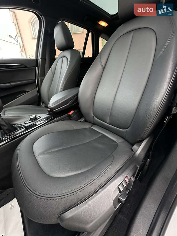 Внедорожник / Кроссовер BMW X1 2016 в Рожнятове