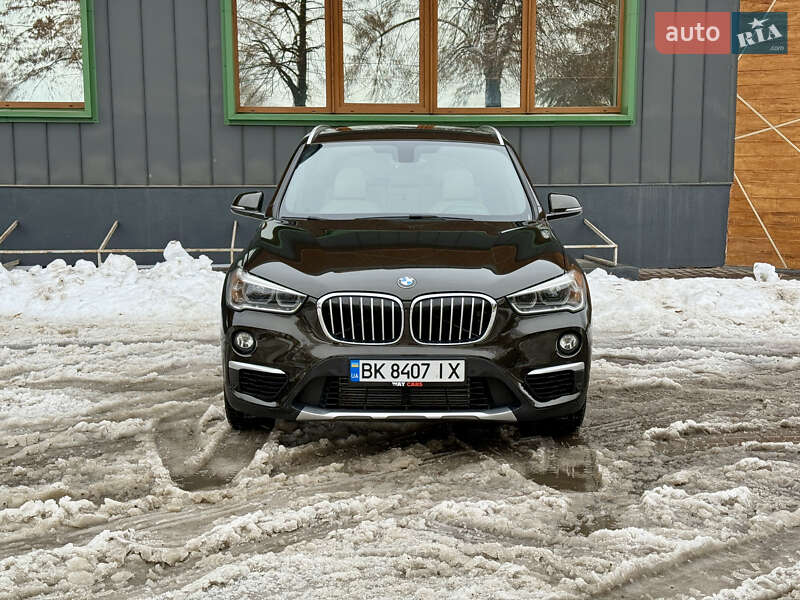 Внедорожник / Кроссовер BMW X1 2015 в Ровно