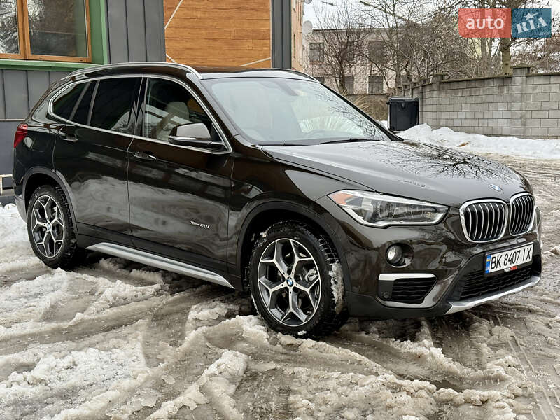 Внедорожник / Кроссовер BMW X1 2015 в Ровно