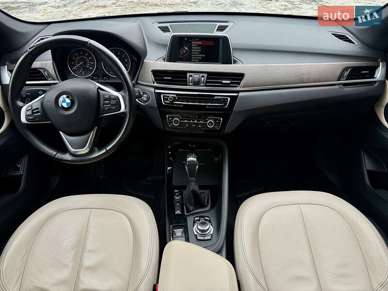 Внедорожник / Кроссовер BMW X1 2015 в Ровно