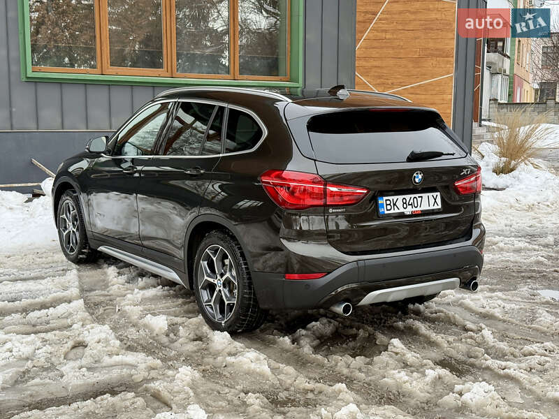 Внедорожник / Кроссовер BMW X1 2015 в Ровно