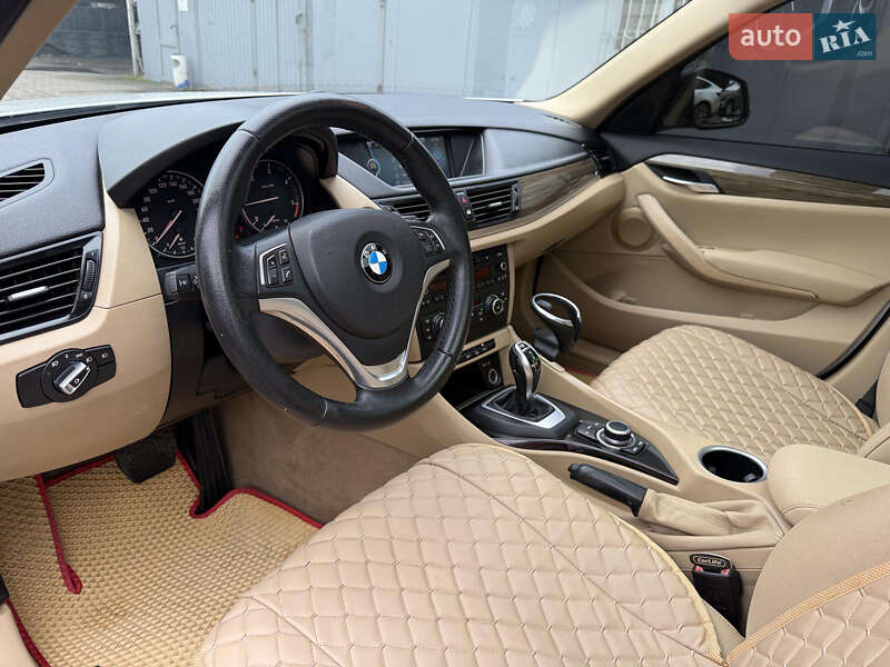 Внедорожник / Кроссовер BMW X1 2015 в Львове