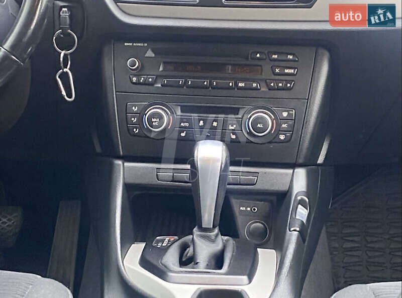 Внедорожник / Кроссовер BMW X1 2012 в Каменском