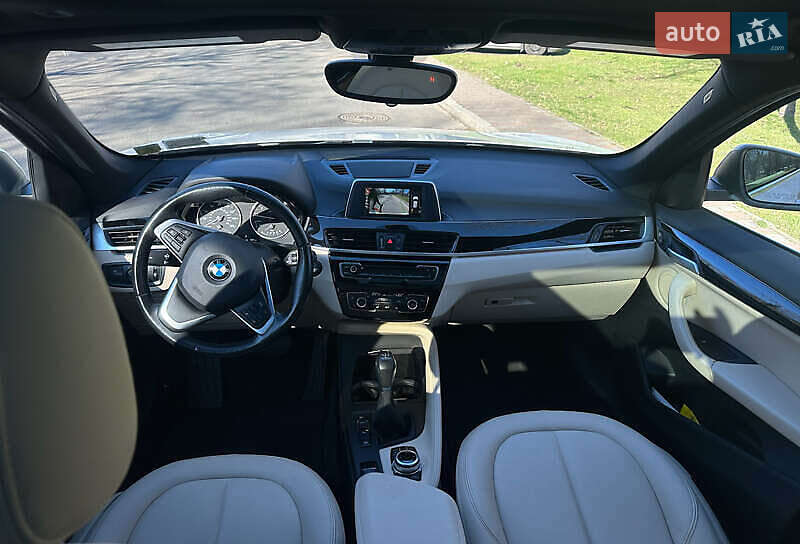 Внедорожник / Кроссовер BMW X1 2016 в Киеве
