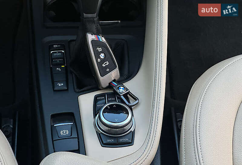 Внедорожник / Кроссовер BMW X1 2016 в Киеве