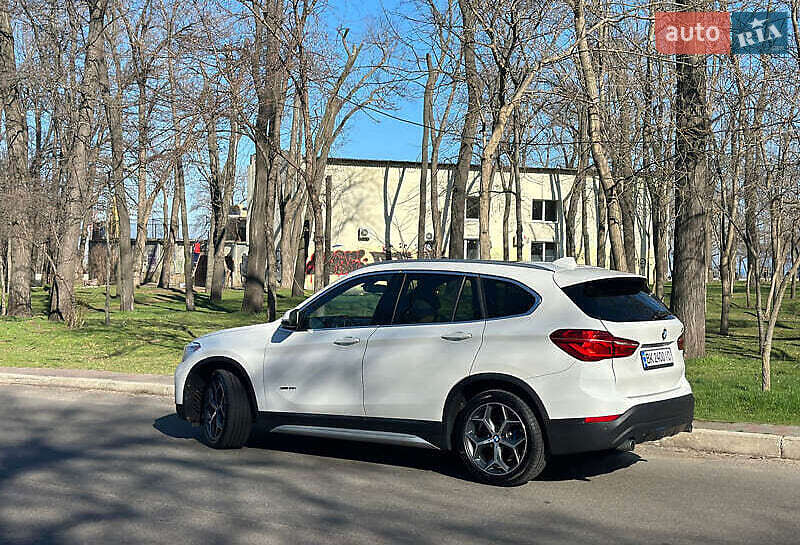 Внедорожник / Кроссовер BMW X1 2016 в Киеве