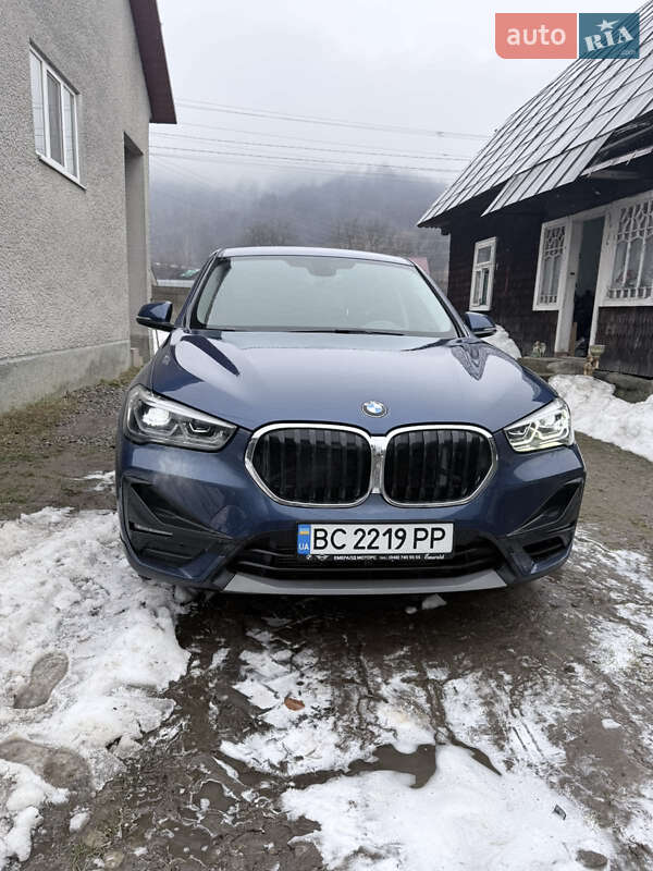 Позашляховик / Кросовер BMW X1 2022 в Тячеві