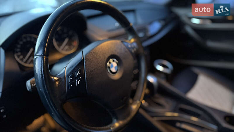 Внедорожник / Кроссовер BMW X1 2011 в Волочиске